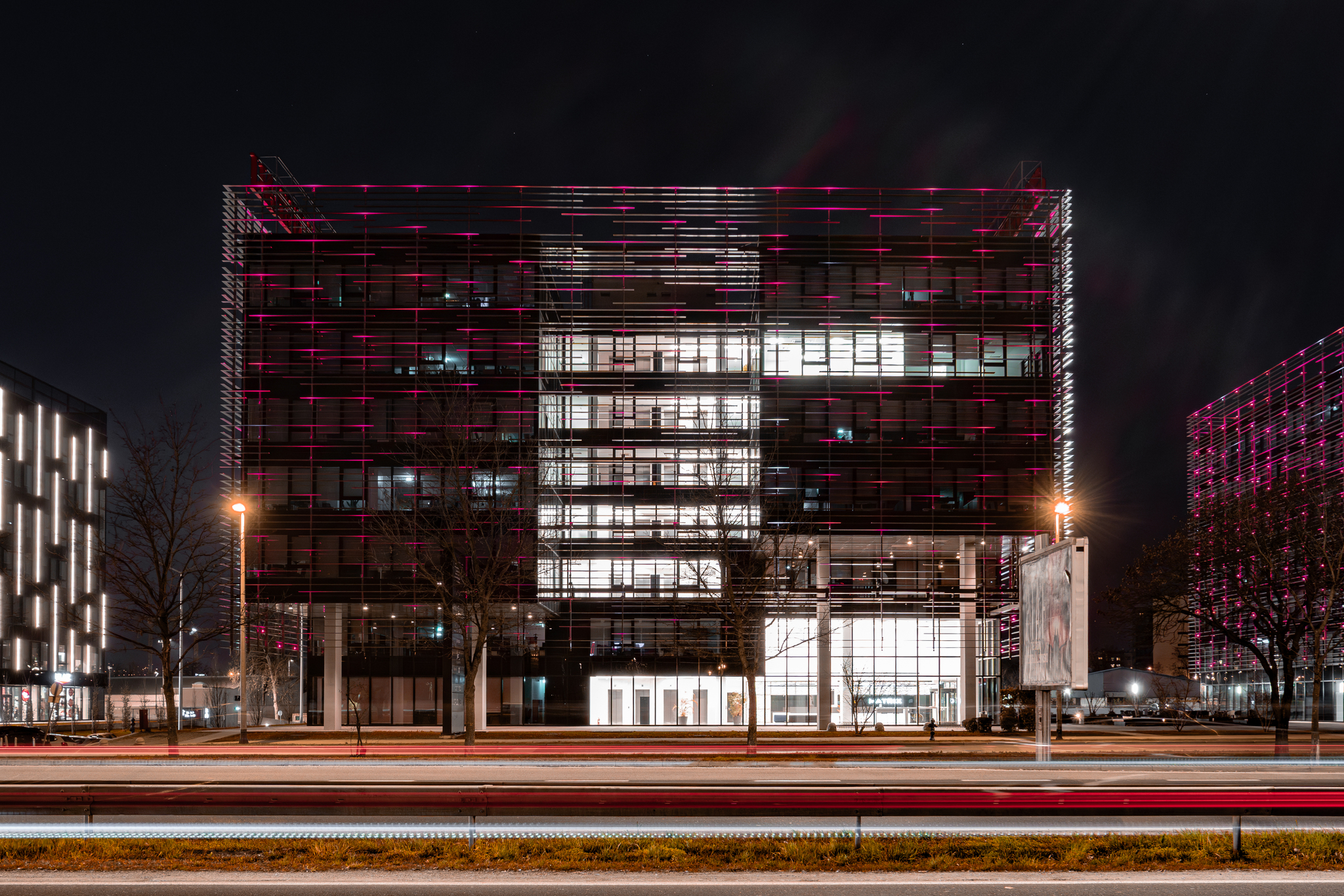 Matrix Office Park noćna fotografija